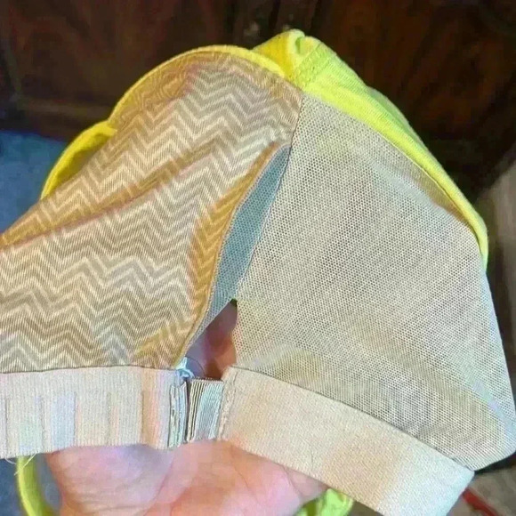 Lululemon Scoop Me Up Tank
Tonka Stripe Split Pea/Heathered Split Pea/Split Pea - Picture 13 of 15